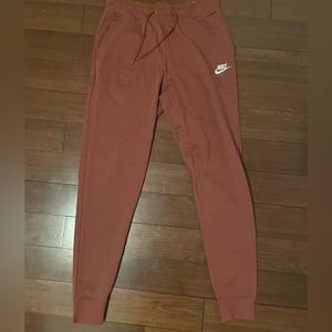 NWT Nike Maroon High-Rise Jogger